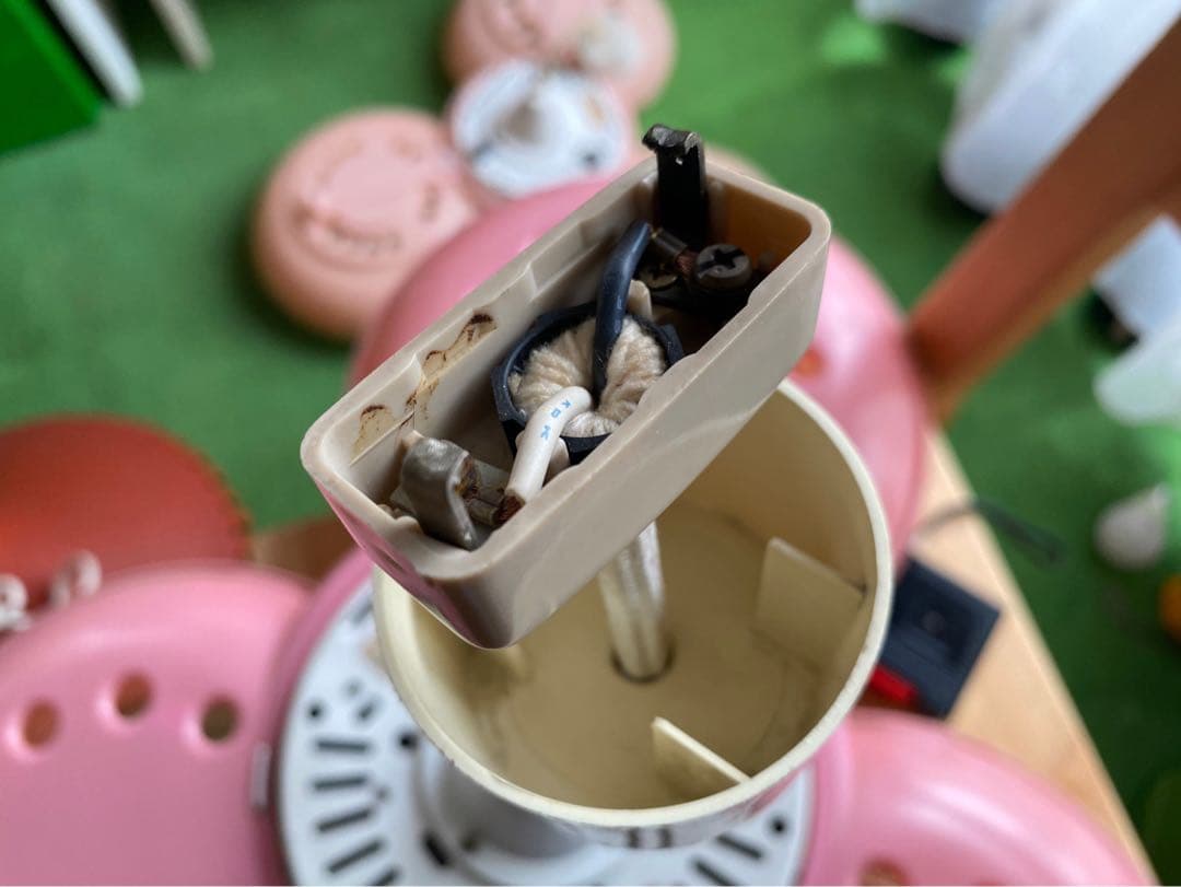 ピンク 3灯 天井照明 昭和レトロ 当時物 レトロポップ インテリア