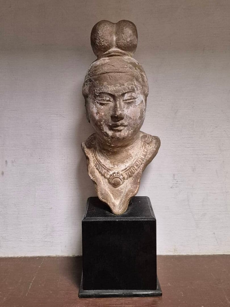 中国　テラコッタ　人物俑　置物　仏　観音像　菩薩 観音菩薩立像 文化遺産オンライン