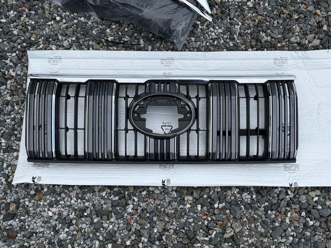 150プラド後期　純正グリルセット トヨタ（TOYOTA） 【正規品】トヨタ 150 ランドクルーザープラド 後期