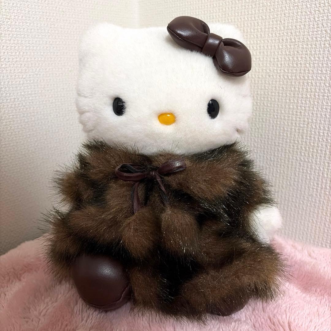 ハローキティ ミンクコート ぬいぐるみ サンリオ Sanrio closet collection｜サンリオ