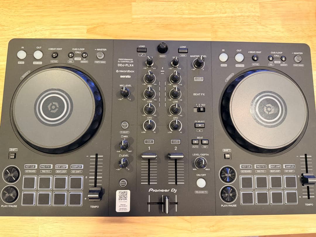 Pioneer DJ DDJ-FLX4 コントローラーとスタンド Amazon | パイオニア DJコントローラー DDJ-FLX4 W (ホワイト) + PC