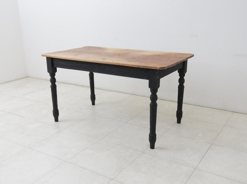 きつねっ子様 ヴィンテージ パイン材ダイニングテーブル シャビー検イギリスフラン イギリス アンティーク オールドパインのダイニングテーブル 118