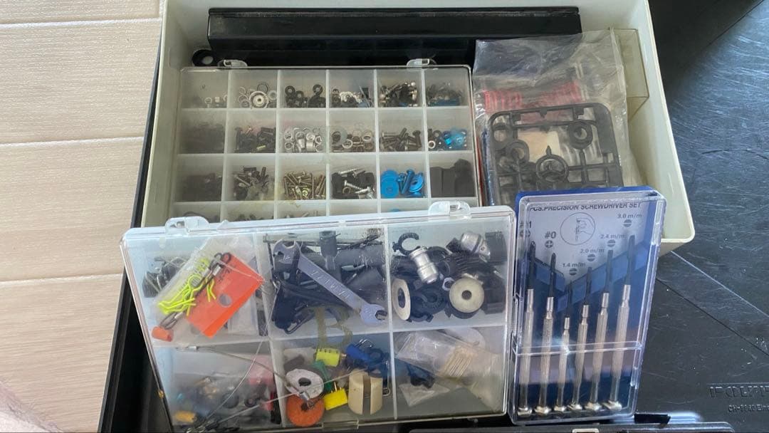 ラジコン用　パーツ　工具セット Amazon.co.jp: ラジコンネジ キット補修工具箱 ハードウェア