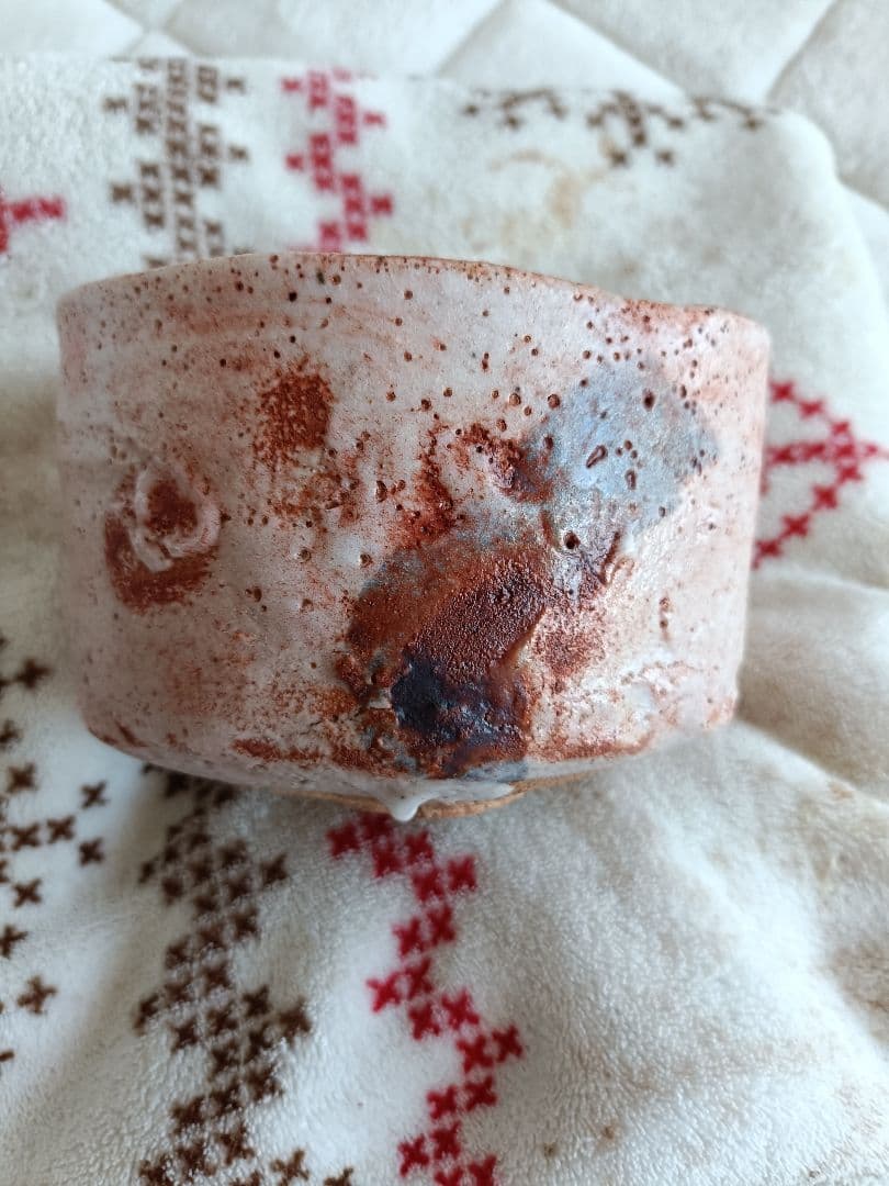 辻村史朗　志野の茶碗 企画展「辻村史朗 −茶盌」 – ZENBI | ZENBI -鍵善良房- KAGIZEN ART