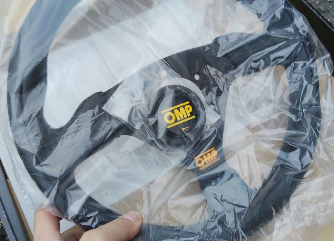 OMP TRECENTO UNO ブラック OD1989NN Φ30 ホーン付き OMP Trecento Uno Steering Wheel - Black Polyurethane Black Spokes 300m