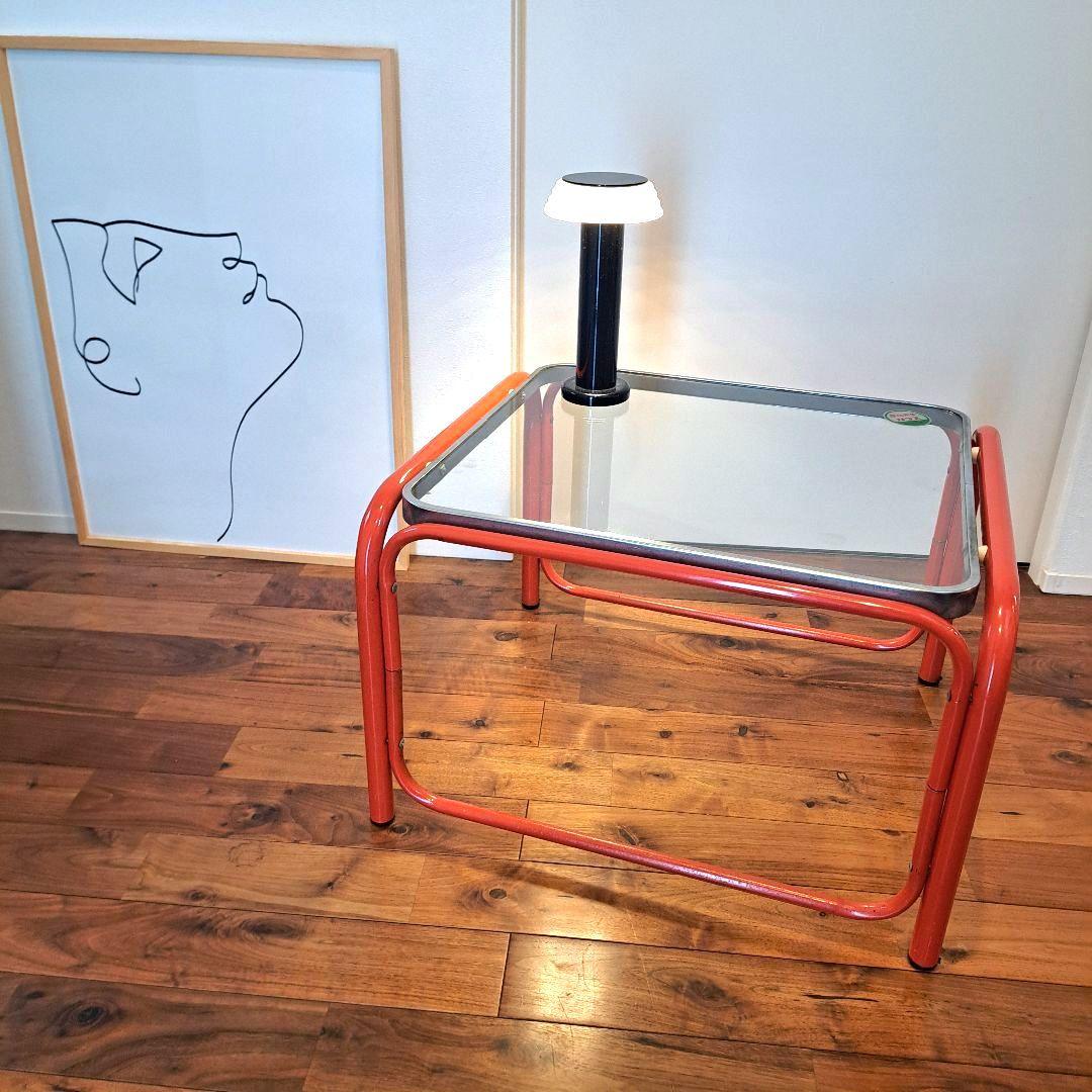 昭和レトロ　ミッドセンチュリー　ガラスアイアンテーブル　赤 強化ガラス天板 昭和レトロ ミッドセンチュリー アイアンフレームセンターテーブル