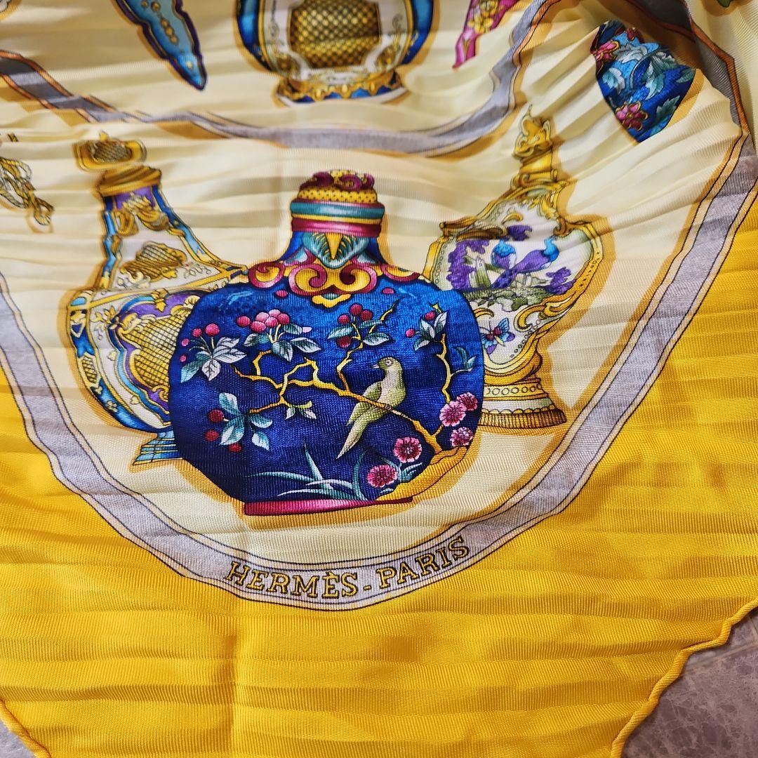 HERMÈS 香水瓶デザイン プリーツスカーフ HERMES（エルメス） プリーツカレ スカーフ ネイビー ブルー